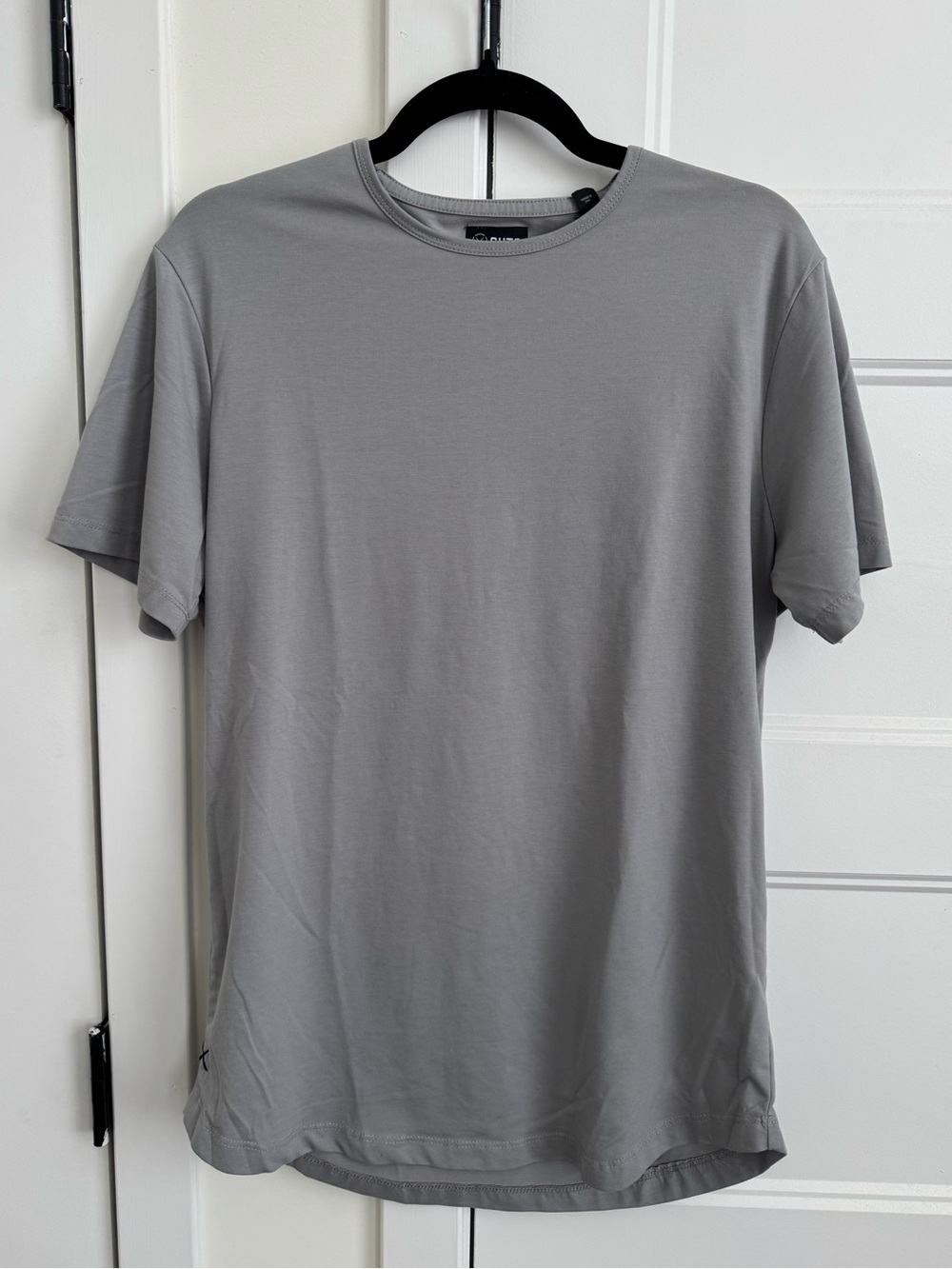 Cuts Clothing AO Curve Hem Pyca Pro Men’s Athletic Short Sleeve Shirt in Grey